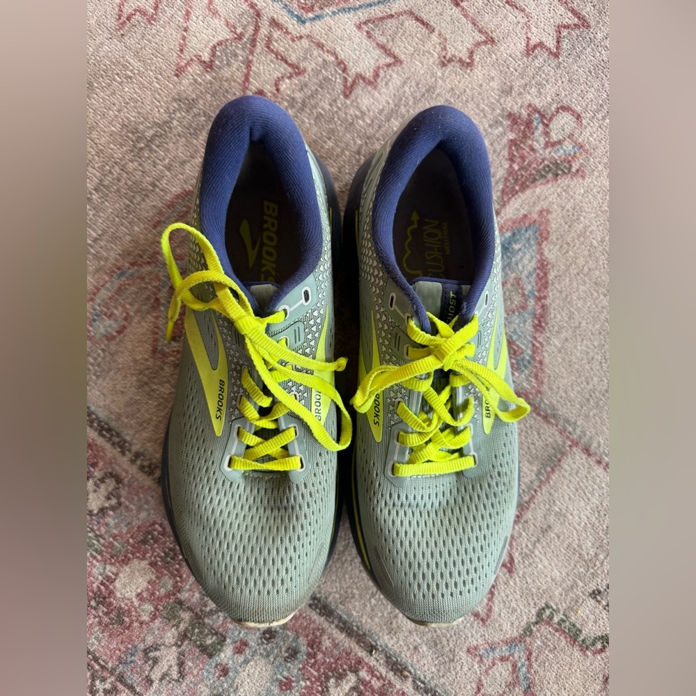 Brooks ghost sneakers